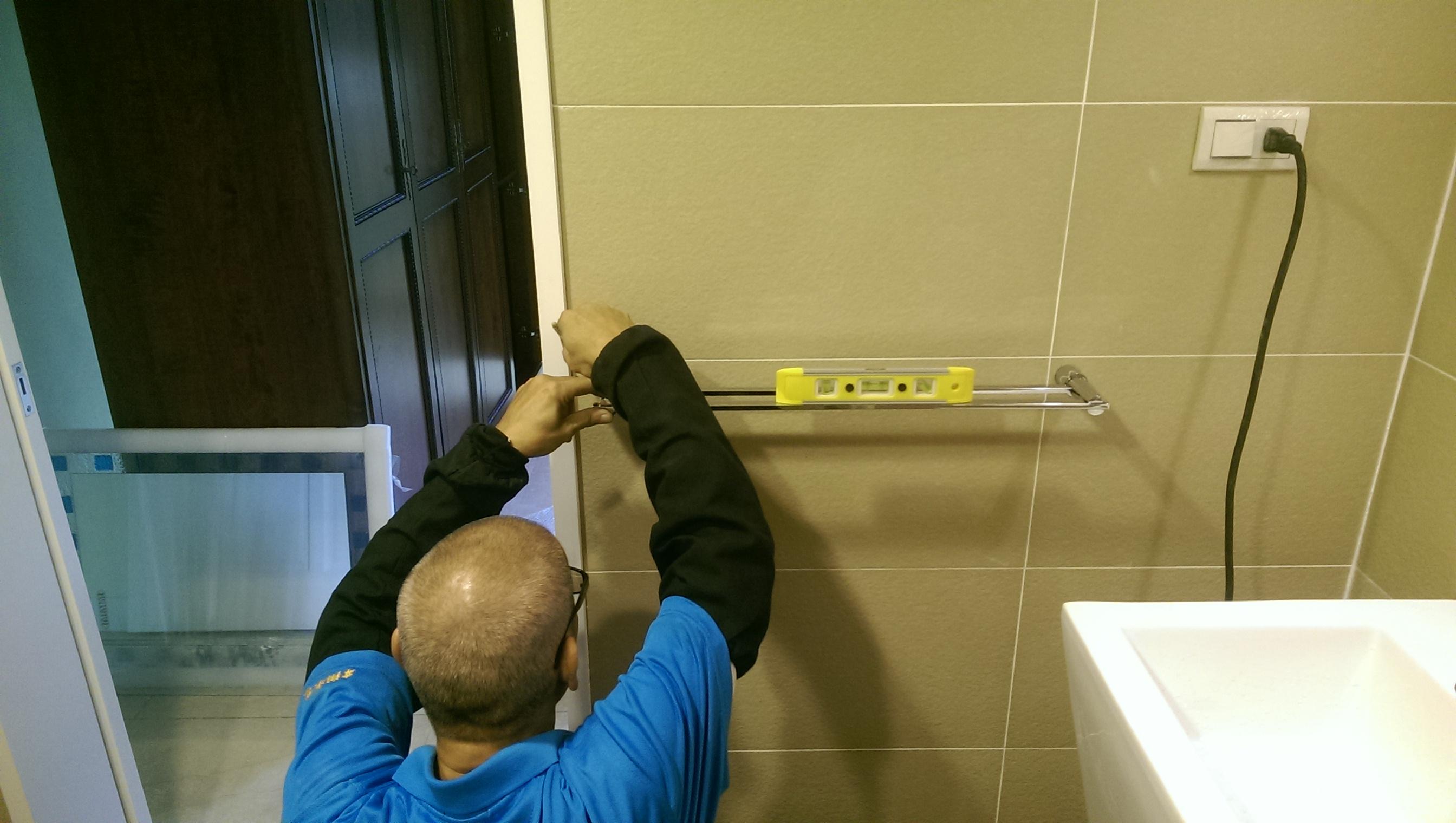 衛浴設備安裝中