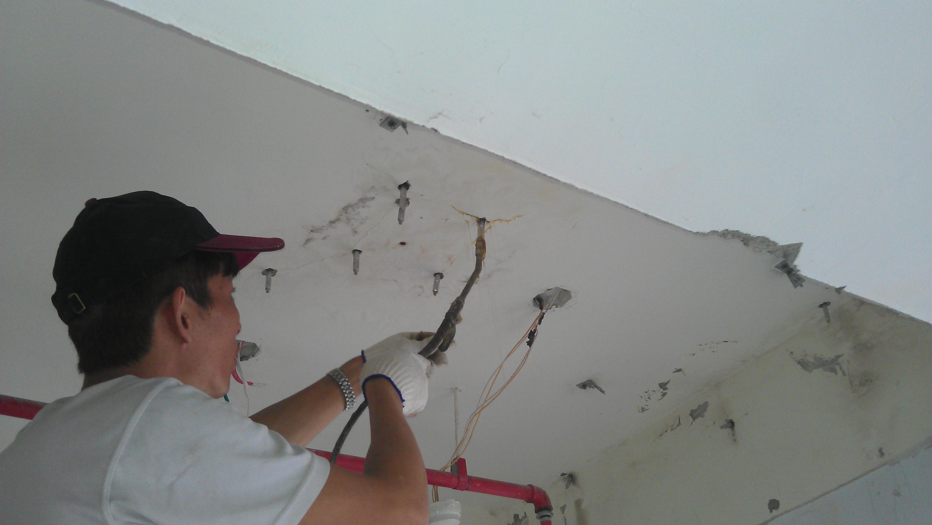 舊屋翻修難免會遇到需要高壓灌注的修復