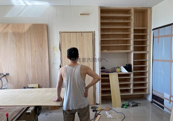 客廳主牆的展演-隱藏們/鞋櫃粗胚施作中