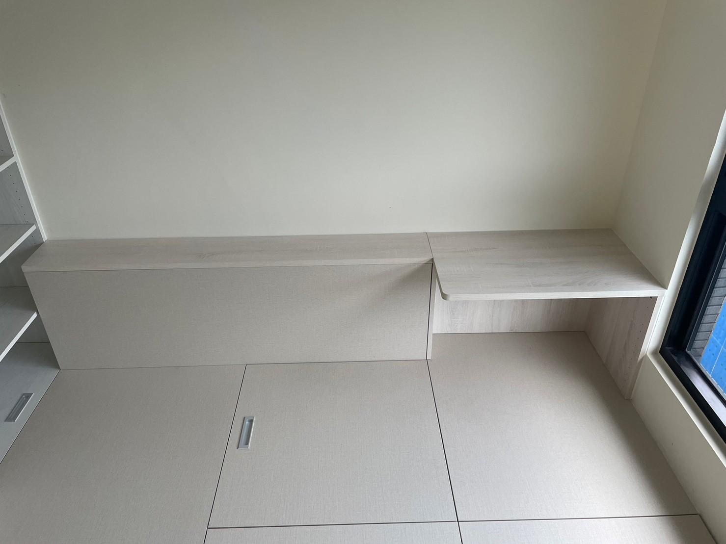 上掀床頭櫃及簡易梳妝台