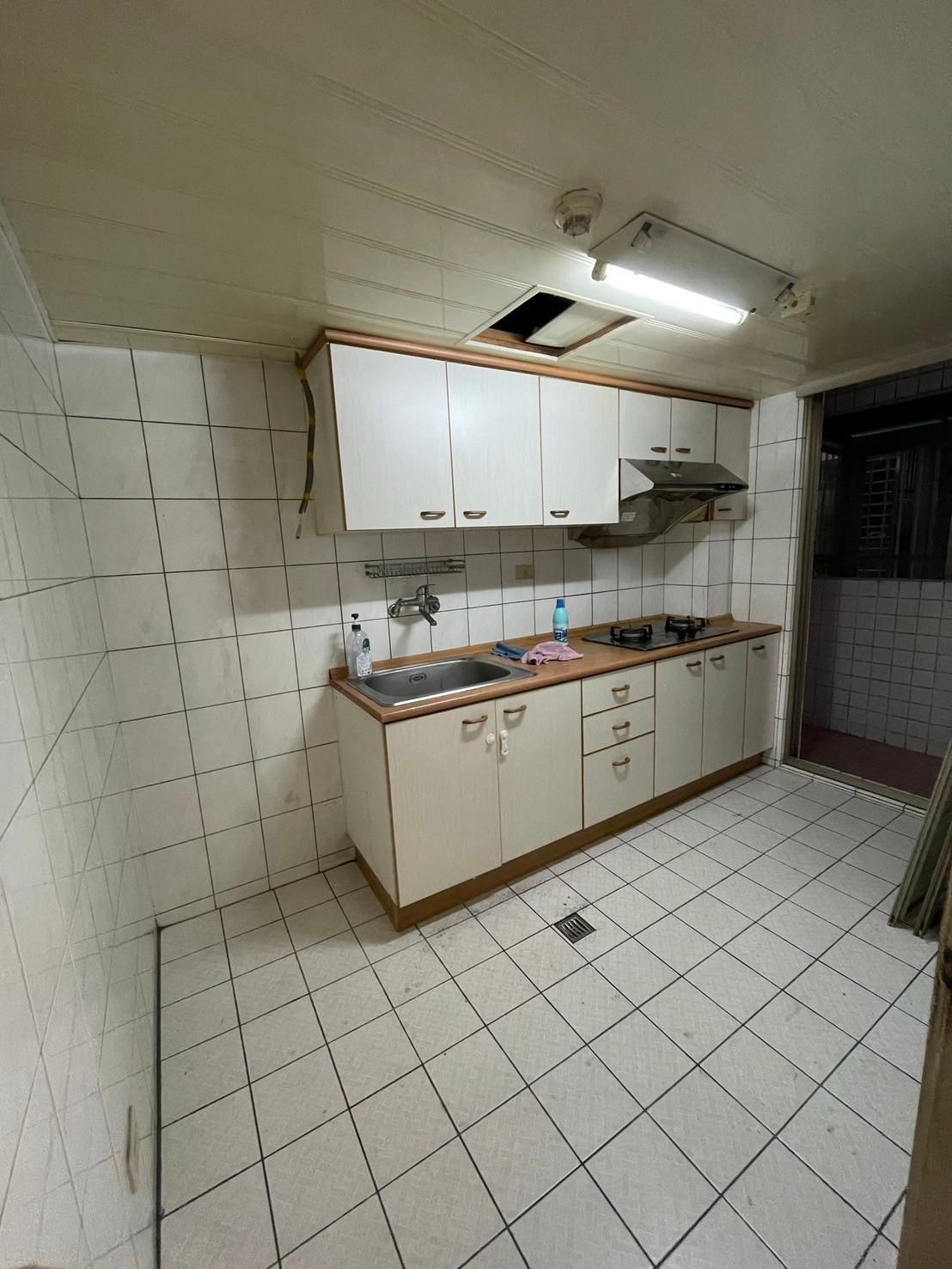 舊有廚具及天花板拆除