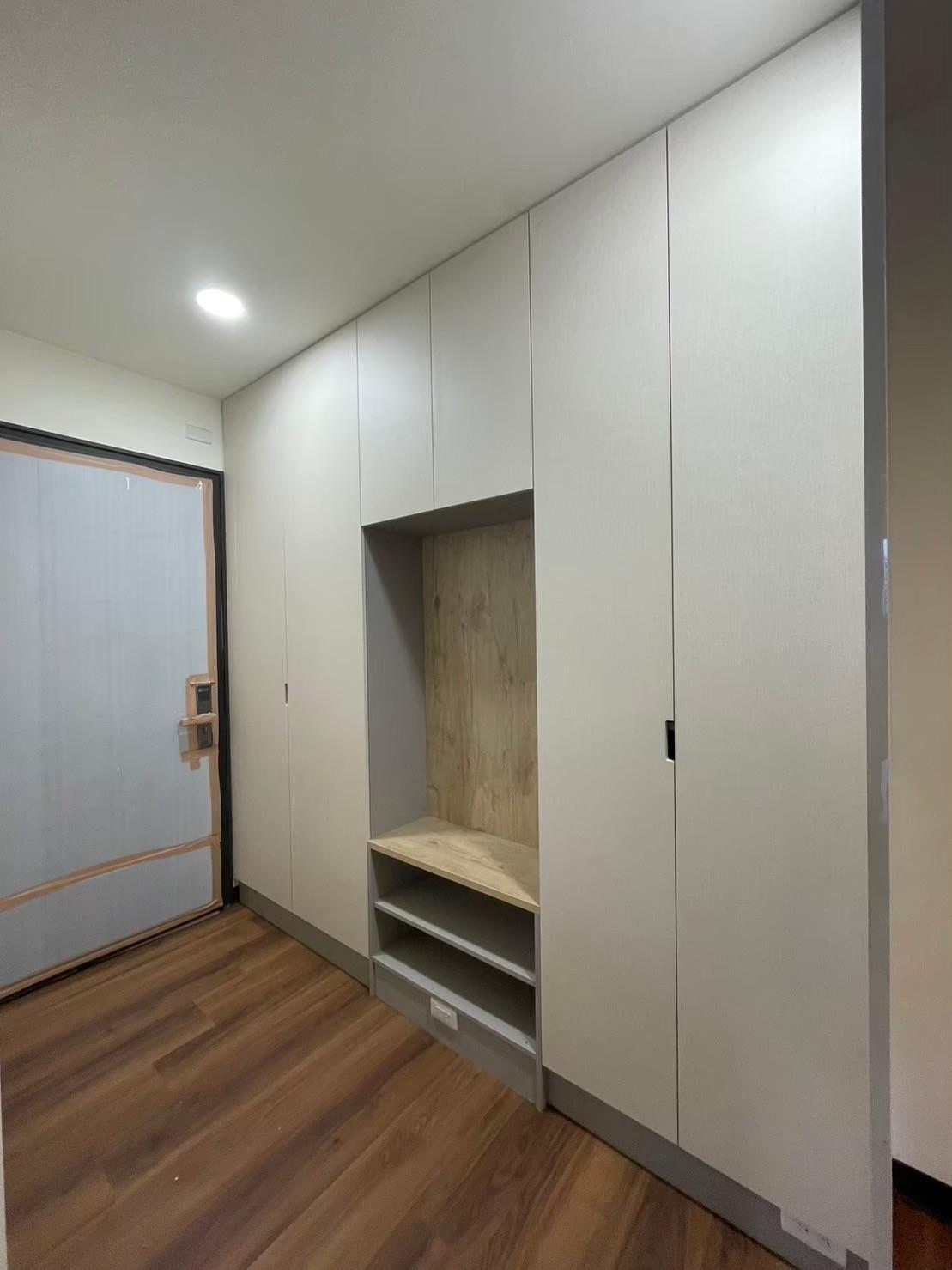 玄關鞋櫃規劃穿鞋椅