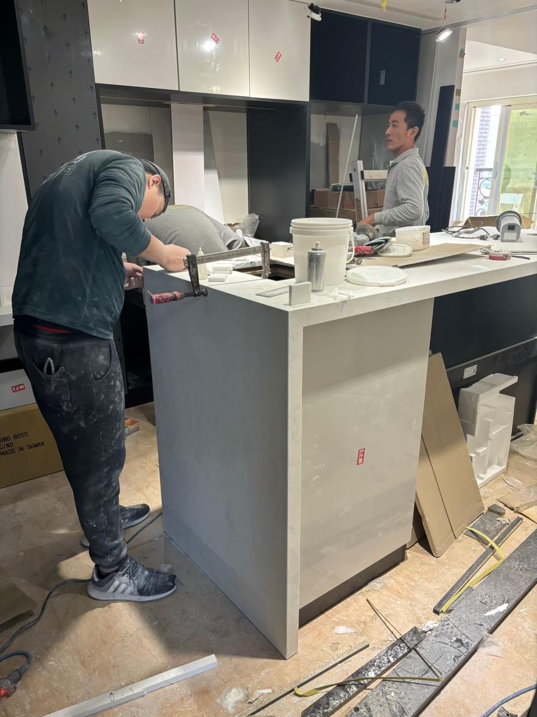 檯面施工中